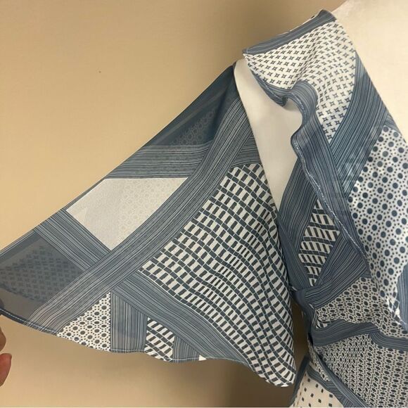 C/MEO Collective graphic print v neck dress Sz M - Picture 4 of 7